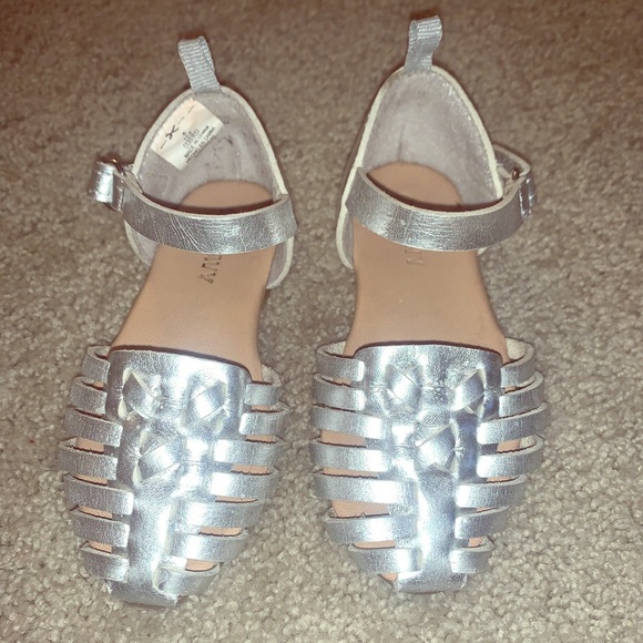 Old Navy Silver Huarache Toddler Shoes - Picture 2 of 5
